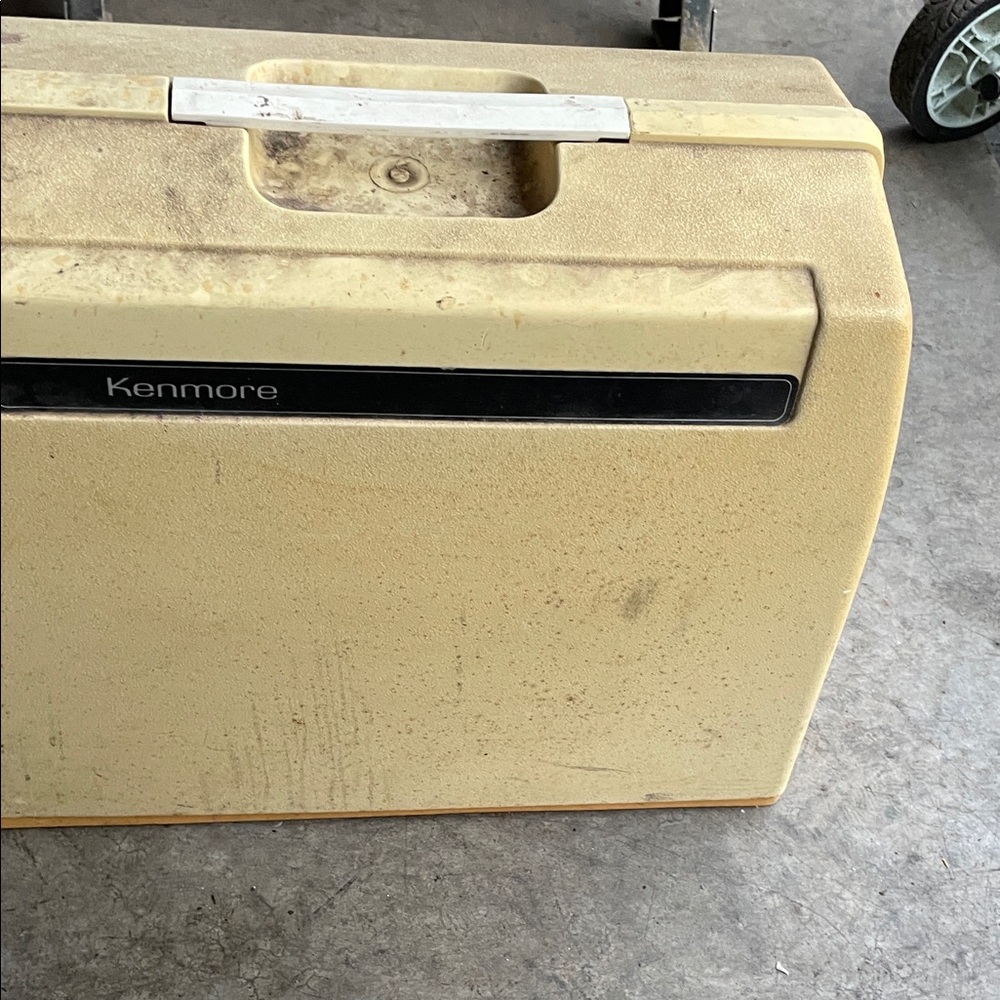 Kenmore 10-Stitch Sewing Machine in Ivory - Picture 5 of 5